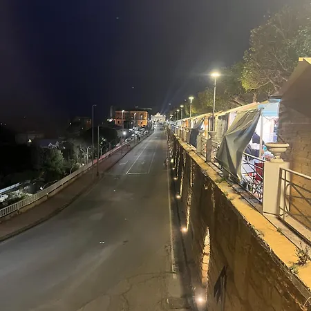 Falaride Discesa Sulla Valle Di Oro *